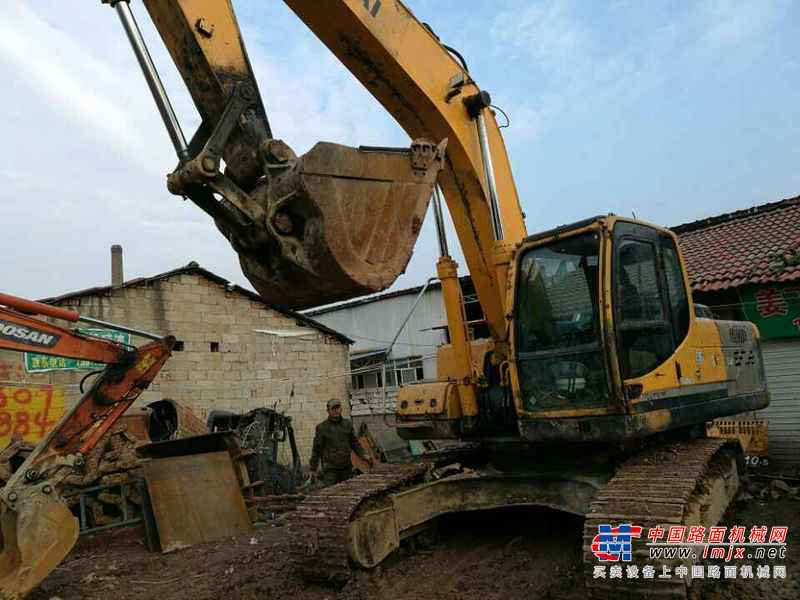 江西出售转让二手6800小时2010年现代R225LC挖掘机