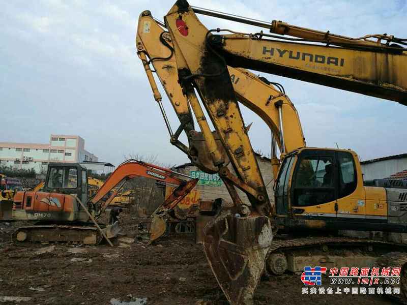 江西出售转让二手6800小时2010年现代R225LC挖掘机