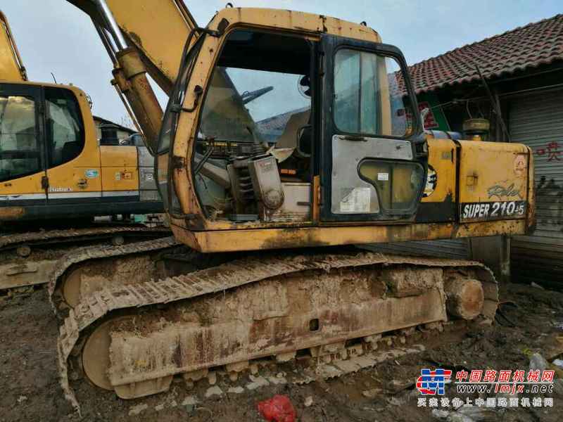 江西出售转让二手6800小时2010年现代R225LC挖掘机