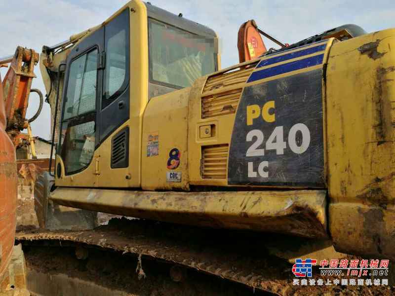 江西出售转让二手8000小时2011年小松PC240挖掘机