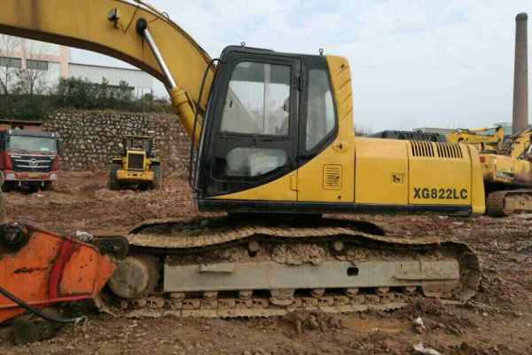 江西出售转让二手6800小时2012年厦工XG822EL挖掘机