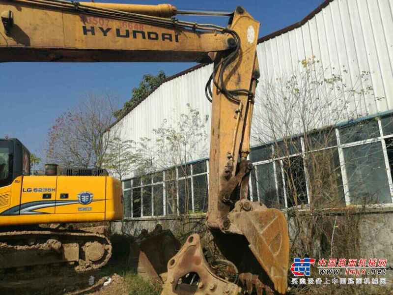 江西出售转让二手12000小时2008年现代R200挖掘机
