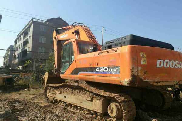 江西出售转让二手8600小时2011年斗山DH370LC挖掘机