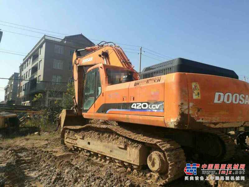 江西出售转让二手8600小时2011年斗山DH370LC挖掘机