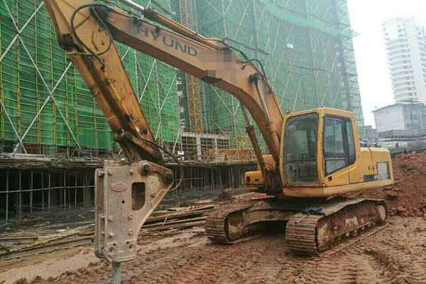 江西出售转让二手12000小时2005年现代R215挖掘机