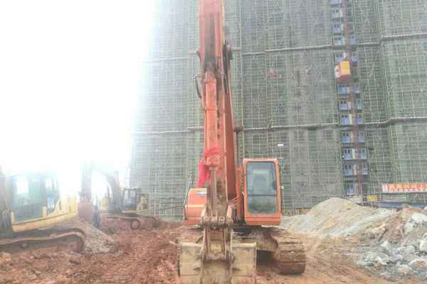 江西出售转让二手8360小时2009年斗山DH220挖掘机
