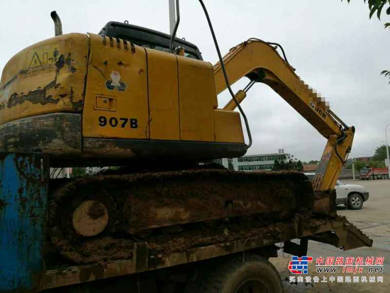 江西出售转让二手8600小时2010年山重建机JCM907D挖掘机