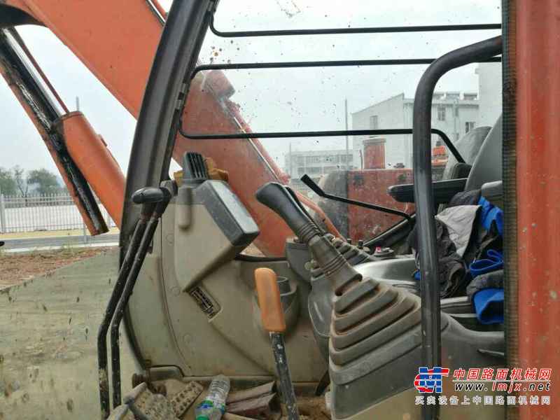 江西出售转让二手14000小时2010年日立EX60挖掘机