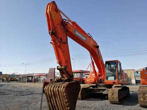 内蒙古出售转让二手4600小时2011年斗山DH300LC挖掘机
