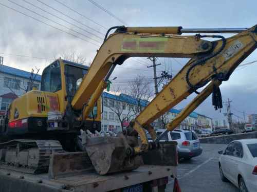 内蒙古出售转让二手7000小时2008年现代R60挖掘机