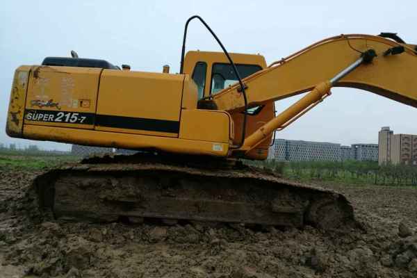 湖北出售转让二手8000小时2013年现代R215挖掘机