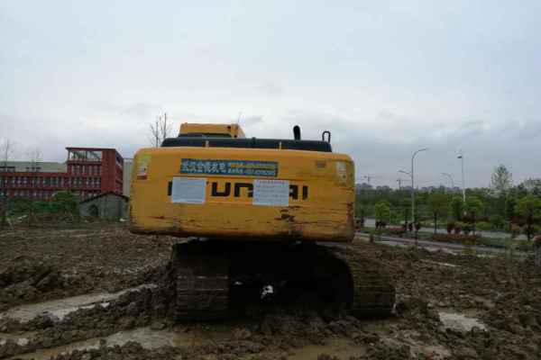 湖北出售转让二手8000小时2013年现代R215挖掘机