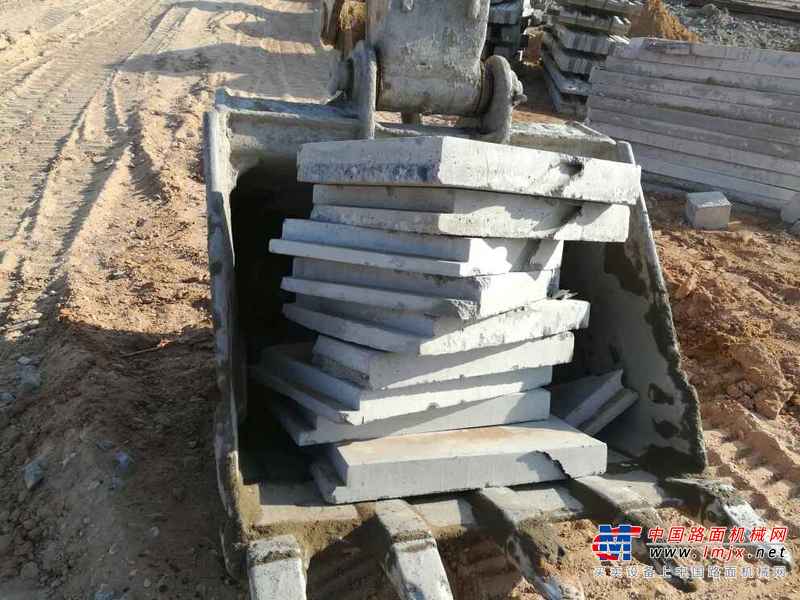 吉林出售转让二手10000小时2007年现代R225LC挖掘机