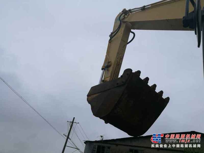 江西出售转让二手6000小时2011年小松PC200LC挖掘机