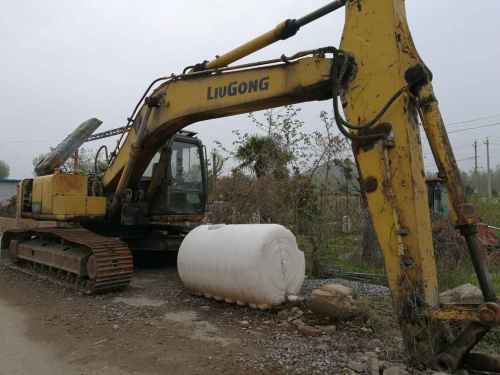 安徽出售转让二手8000小时2010年柳工225C挖掘机