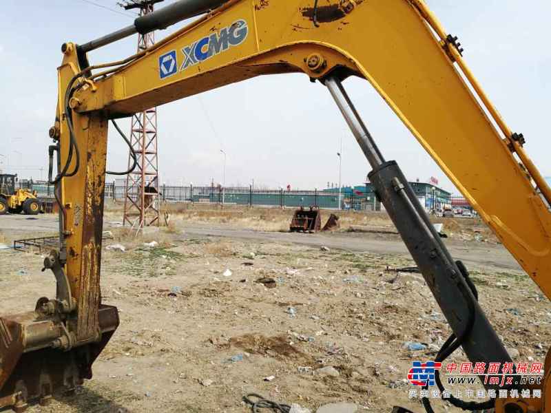 内蒙古出售转让二手6800小时2011年徐工XE60挖掘机