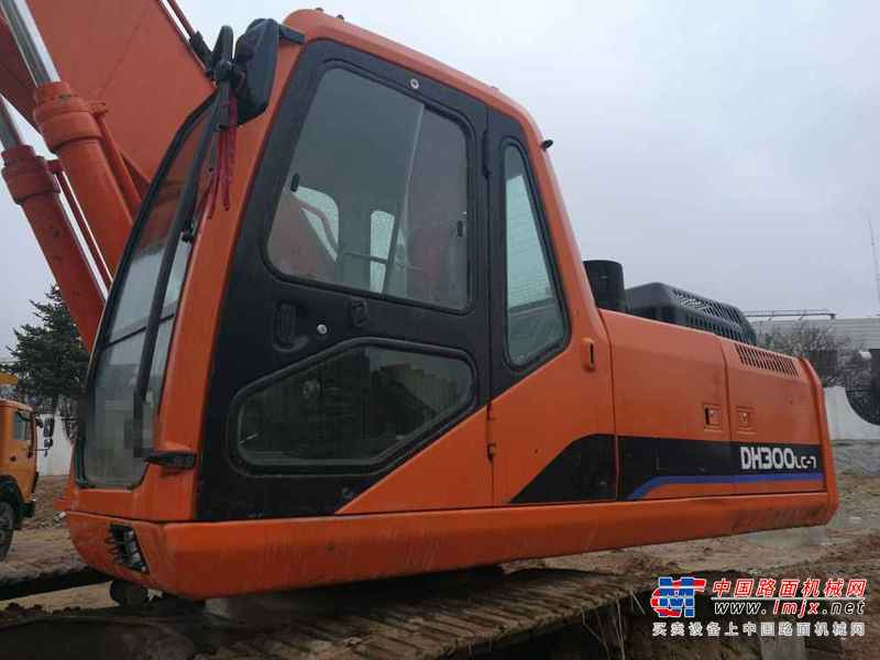 内蒙古出售转让二手8900小时2012年斗山DH300LC挖掘机