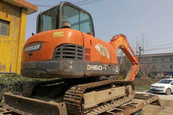 陕西出售转让二手6000小时2011年斗山DH60挖掘机