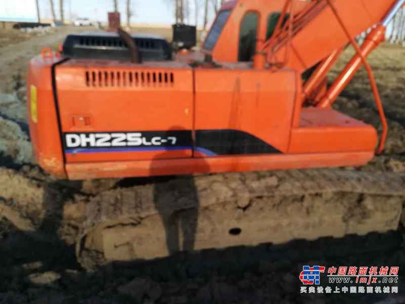 黑龙江出售转让二手7000小时2010年斗山DH225挖掘机