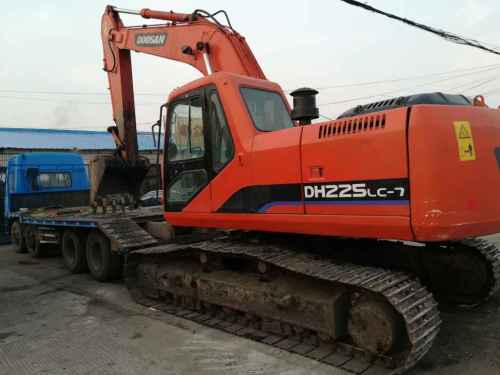 黑龙江出售转让二手10000小时2005年斗山DH220LC挖掘机