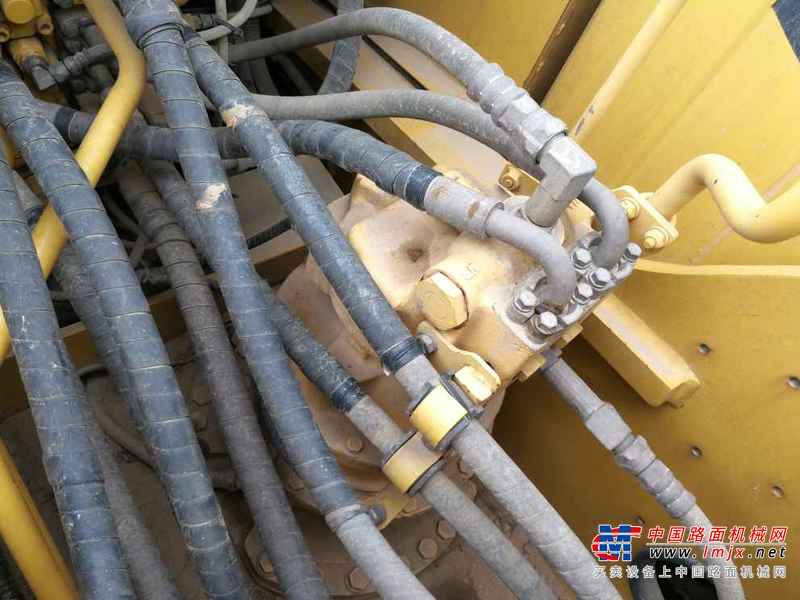 陕西出售转让二手8000小时2012年小松PC220LC挖掘机