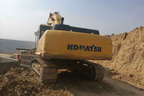内蒙古出售转让二手11000小时2009年小松PC360挖掘机