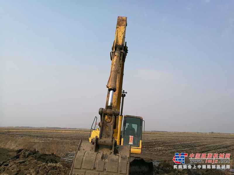 黑龙江出售转让二手9000小时2005年小松PC220挖掘机