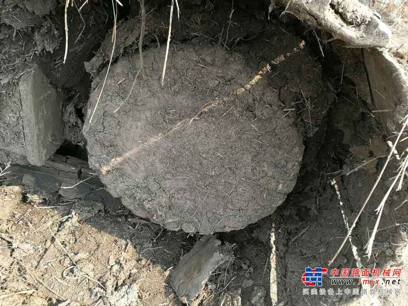 黑龙江出售转让二手15000小时2003年卡特彼勒320C挖掘机