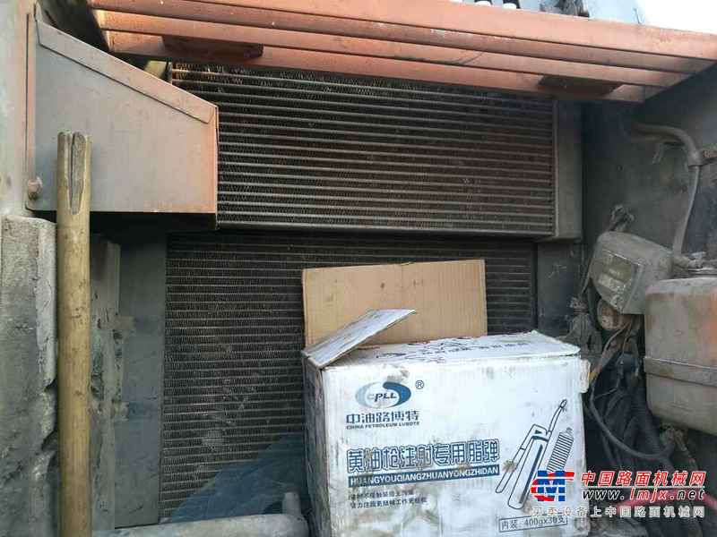 黑龙江出售转让二手15000小时2006年日立ZX200挖掘机