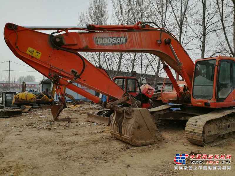 河南出售转让二手8000小时2010年斗山DH300LC挖掘机