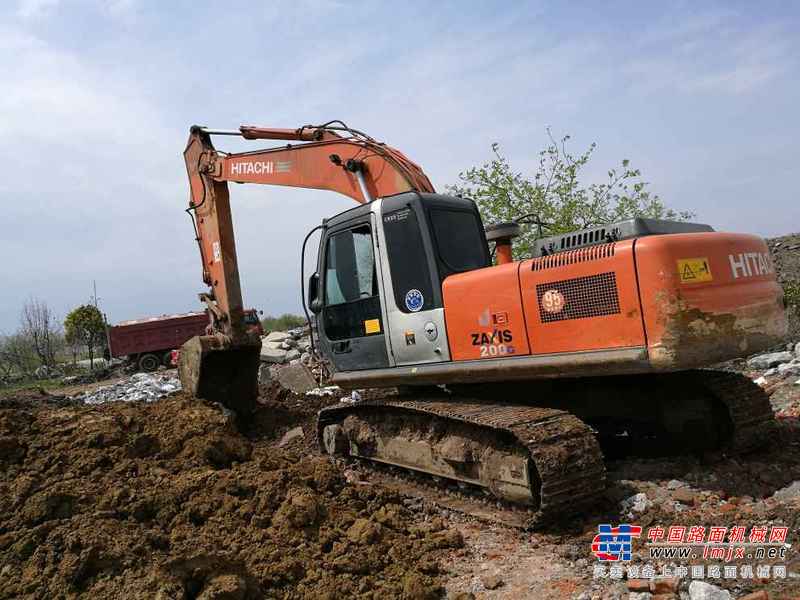 安徽出售转让二手8000小时2011年日立ZX210H挖掘机