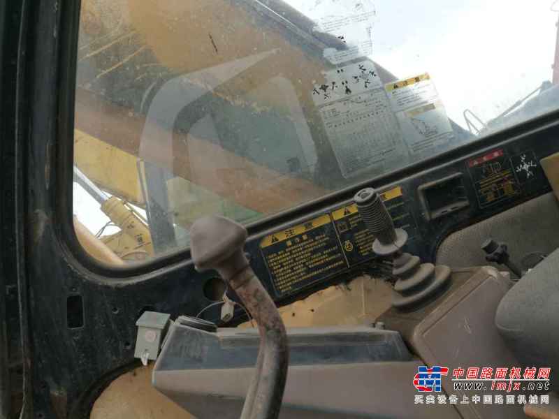 云南出售转让二手10000小时2005年现代R220挖掘机