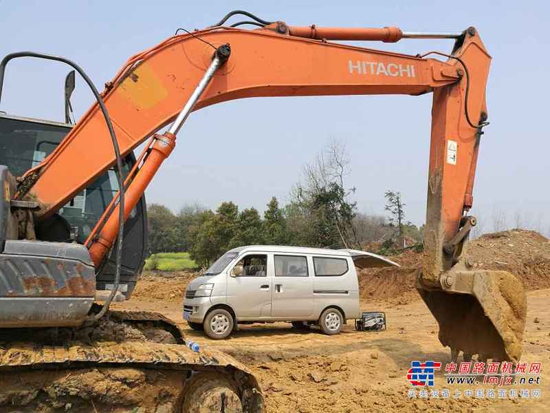 安徽出售转让二手12000小时2009年日立ZX200挖掘机