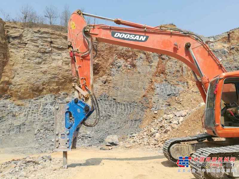 河南出售转让二手5900小时2011年斗山DH300LC挖掘机