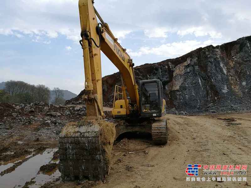 安徽出售转让二手7000小时2012年玉柴YC210LC挖掘机