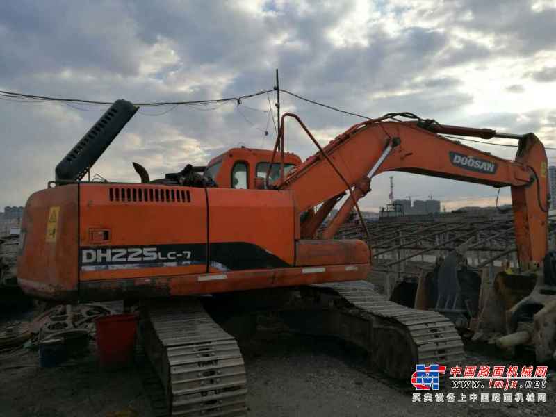 黑龙江出售转让二手9500小时2009年斗山DH225LC挖掘机