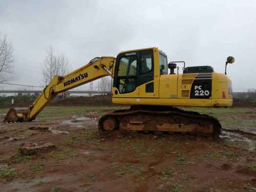 湖北出售转让二手4500小时2013年小松PC200挖掘机