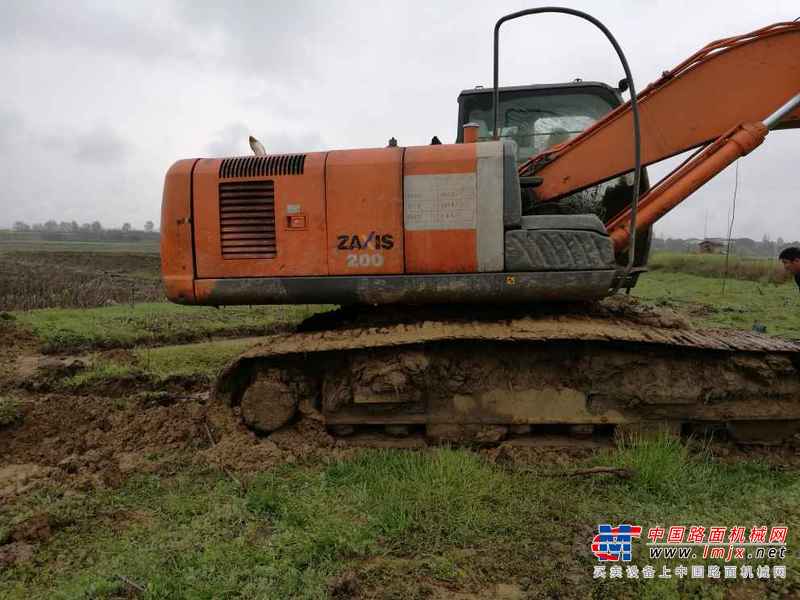 湖北出售转让二手7600小时2009年日立EX200挖掘机