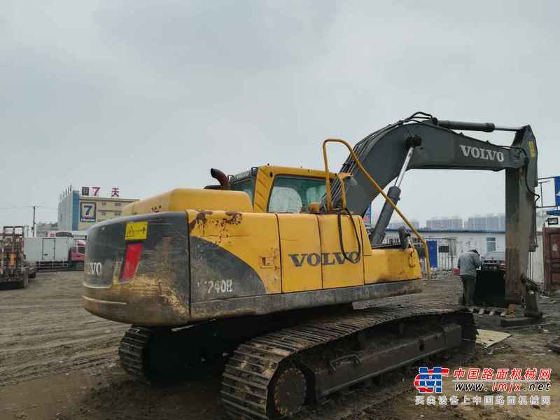 山东出售转让二手9000小时2011年沃尔沃EC210B挖掘机