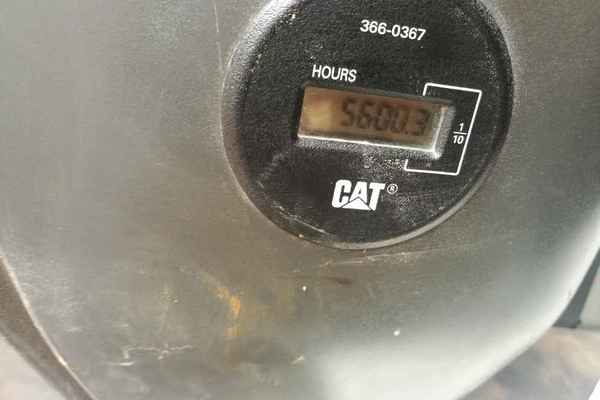 湖北出售转让二手5600小时2012年卡特彼勒323D挖掘机