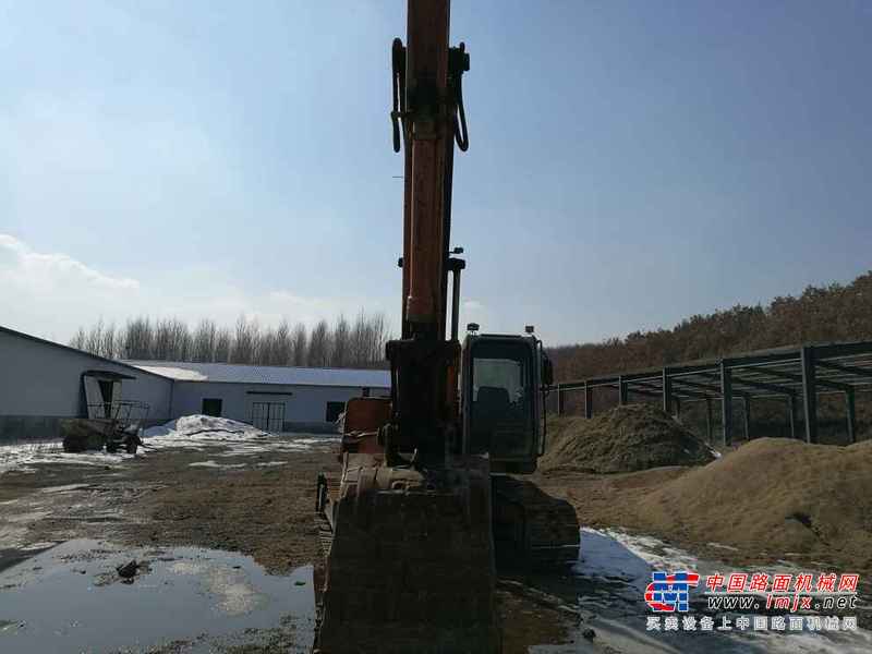黑龙江出售转让二手15000小时2003年日立EX200挖掘机