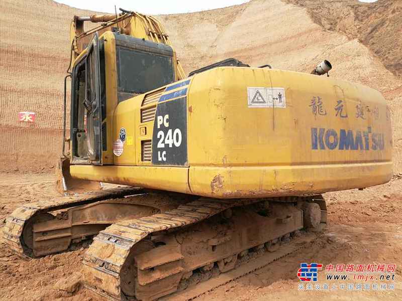 陕西出售转让二手12000小时2008年小松PC220挖掘机