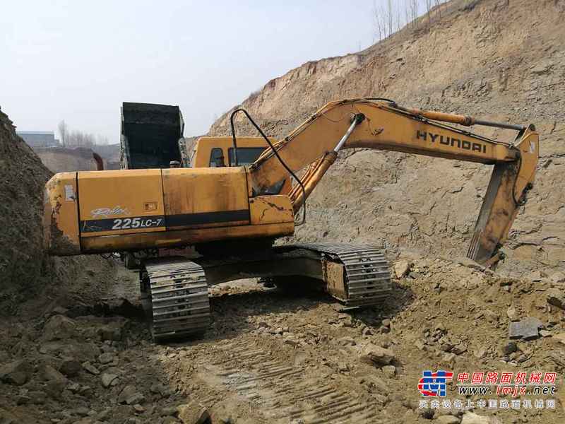 山东出售转让二手5020小时2008年现代R225挖掘机
