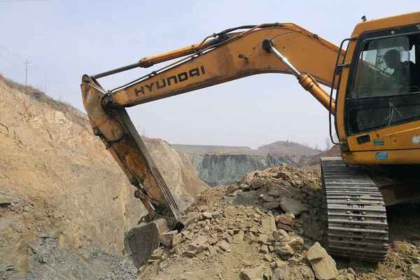 山东出售转让二手5020小时2008年现代R225挖掘机