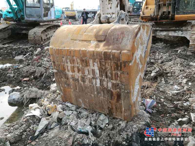 湖北出售转让二手8500小时2010年JCBJS220LC挖掘机
