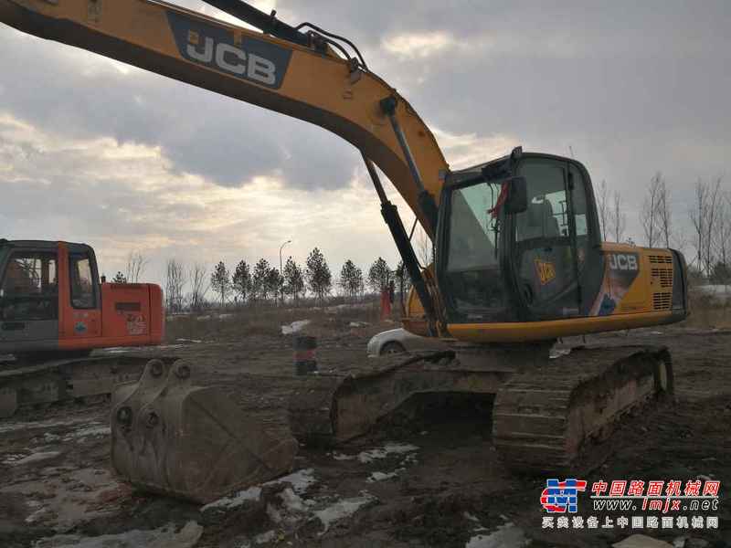 吉林出售转让二手5400小时2013年JCBJS220LC挖掘机