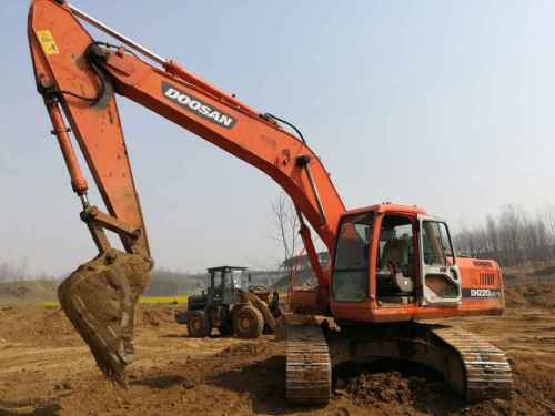 河南出售转让二手6818小时2010年斗山DH220LC挖掘机