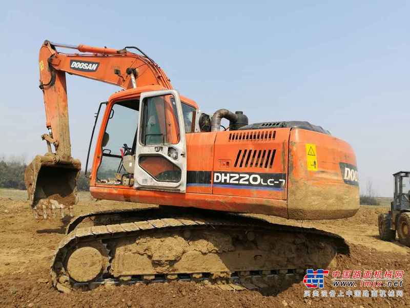 河南出售转让二手6818小时2010年斗山DH220LC挖掘机