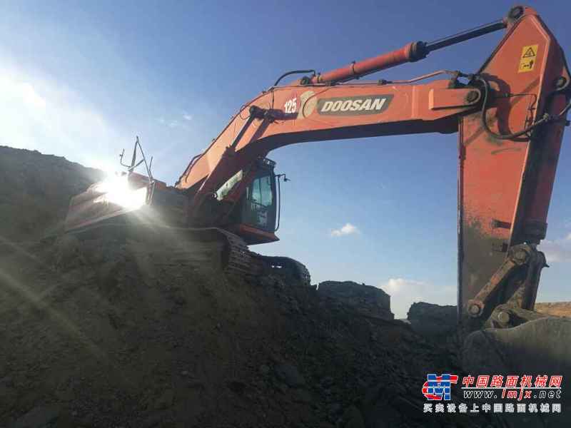 内蒙古出售转让二手4500小时2012年斗山DX380LC挖掘机