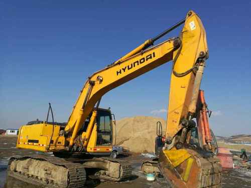 黑龙江出售转让二手18000小时2005年现代R225LC挖掘机